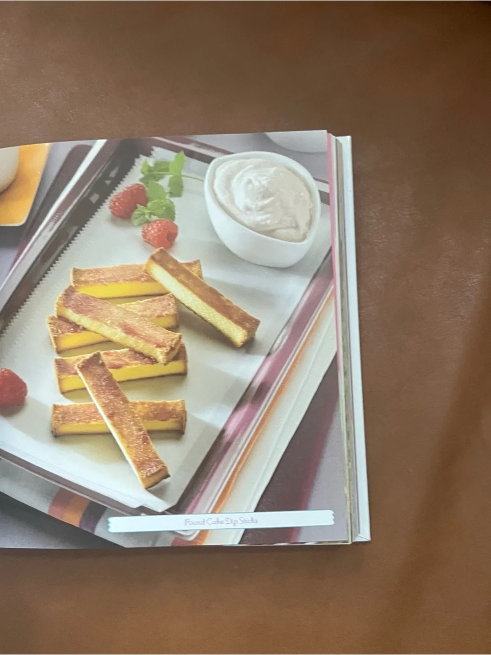 Kids' Treats Cookbook Kids' Treats: Fun-filled snacks and irresistible sweets